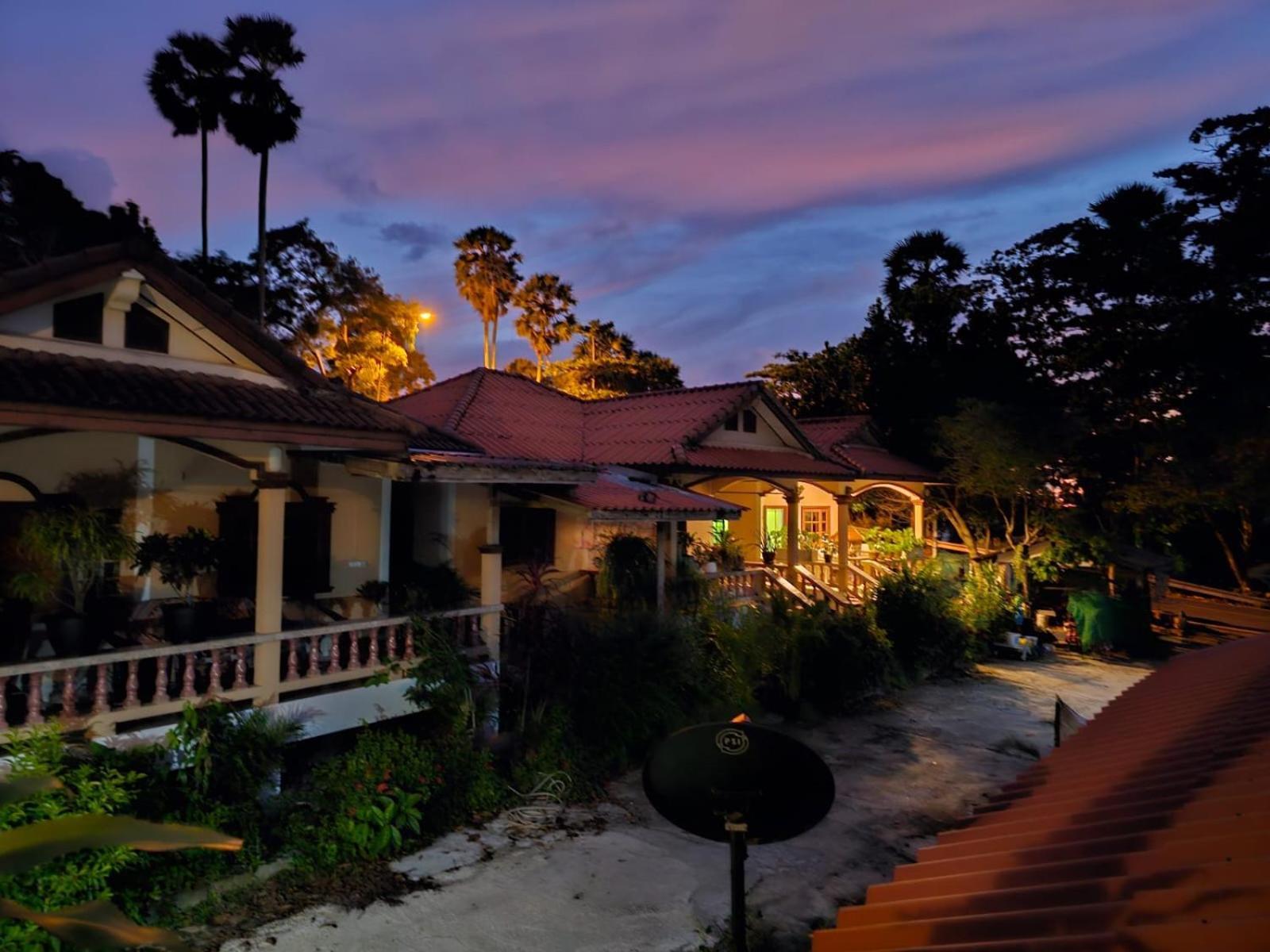 Rustic Apartment At Yanui Beach Phuket Exterior photo